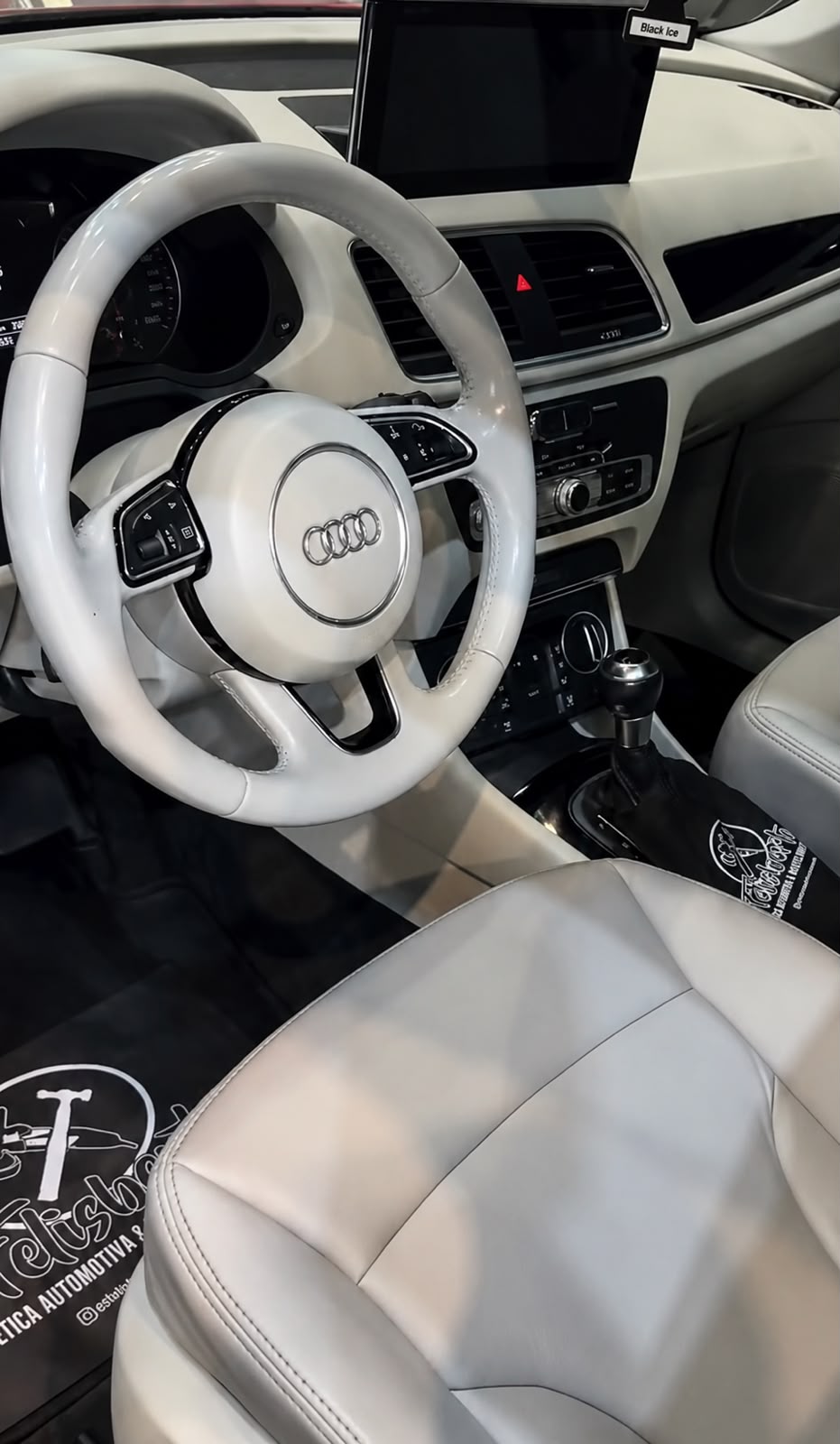 Audi Q3 - Higienização Interna